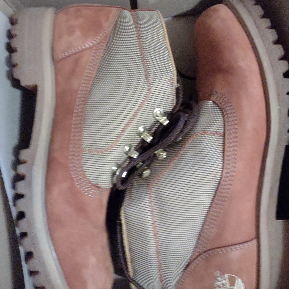 Timberland sz 8 to 8.5